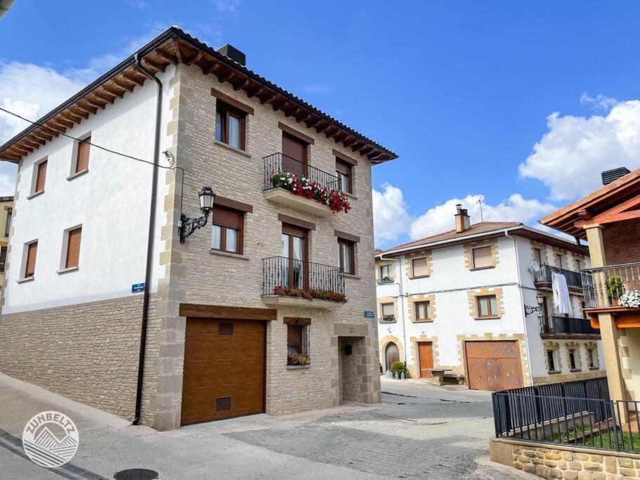 Casa Zunbeltz de 3 habitaciones en plena montaña Lezáun Exterior foto